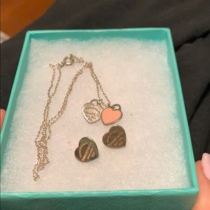 Set of earrings and necklace